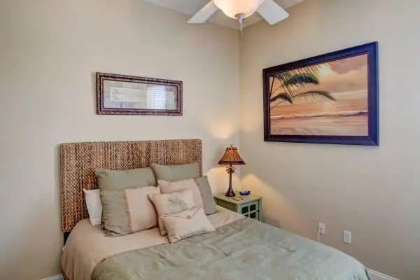 3br  1800ft2  New Luxury Condo Gulf Front Views