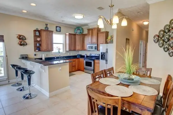 3br  1800ft2  New Luxury Condo Gulf Front Views