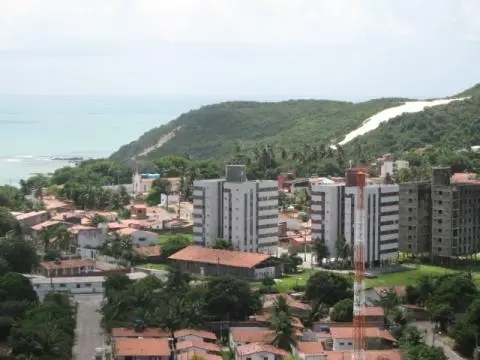 Fully Furnished 3 Bed Beach Apartment