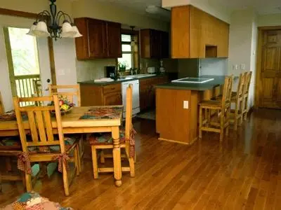 New 4 Master Suite Lodge Near SDC Packed