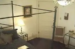 Crescent Lily Inn