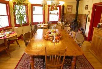 Romantic Riversong Bed And Breakfast Inn