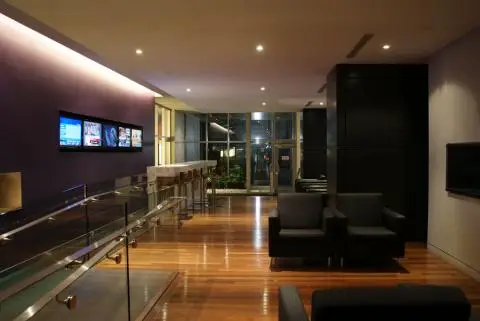 New High Floor Lakeside Luxury CN Towr