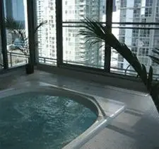 New High Floor Lakeside Luxury CN Towr