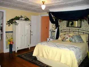 Lily House Bed And Breakfast