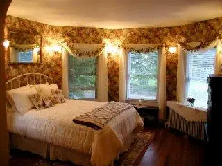 Lily House Bed And Breakfast