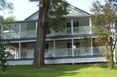 Locust Tree Bed And Breakfast