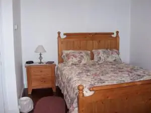 Locust Tree Bed And Breakfast