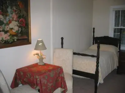 Riverdale Inn