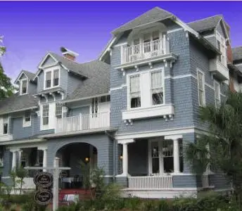 Riverdale Inn