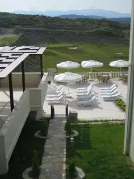 Lovely garden apartment with pool