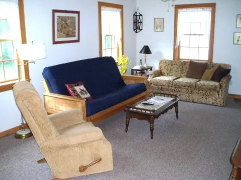 Hilltop Guest Cottage