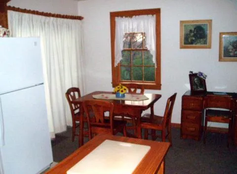 Hilltop Guest Cottage