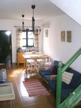 Bargain terraced house by river sleeps 4