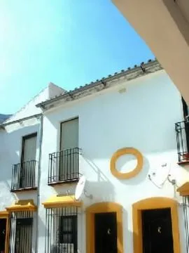 Bargain terraced house by river sleeps 4