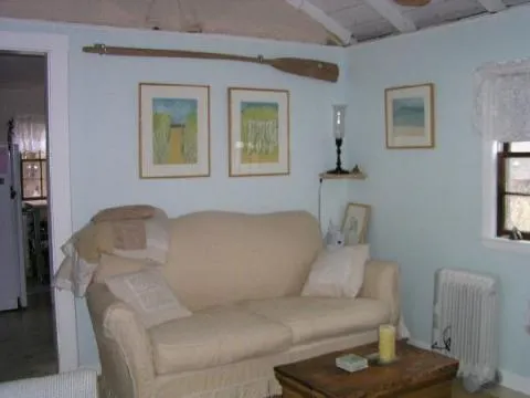Beautful Cottage On Old Cape Cod