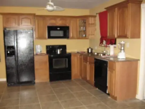 Free WI-FI Gated HOllywood Beauty