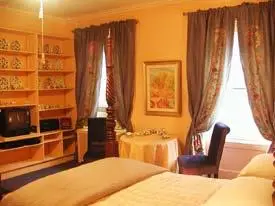 West Eleventh Townhouse Apartments