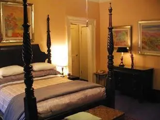 West Eleventh Townhouse Apartments