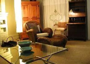 West Eleventh Townhouse Apartments