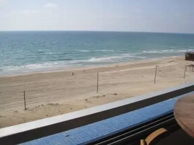 Colony Beach Bat yam