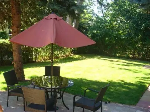 short or long term furnished room