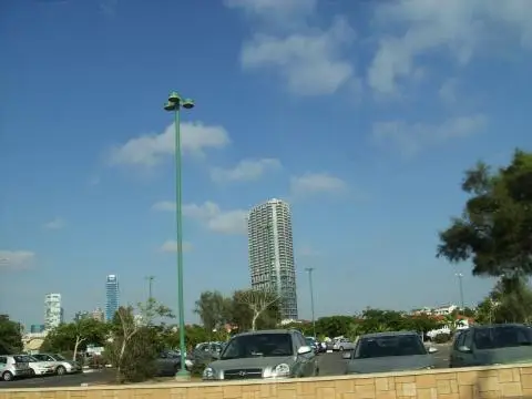 Spacious apartment NEVE TSEDEK TOWER