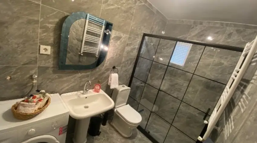 Hastanelerin Yaninda Merkezi Konumda Kiralik E Yali Daire