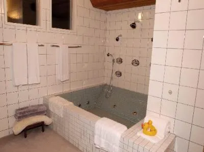 The Deep Cove Chalet