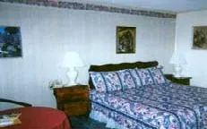 The Chalet Motel