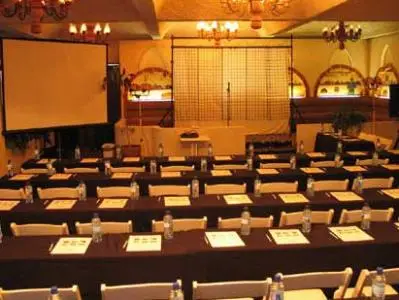Las Rocas Resort And Spa