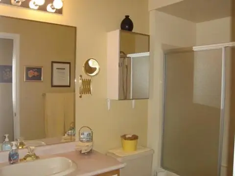 ROSE ARBOR VACATION SUITE