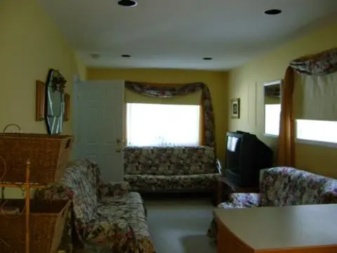 ROSE ARBOR VACATION SUITE