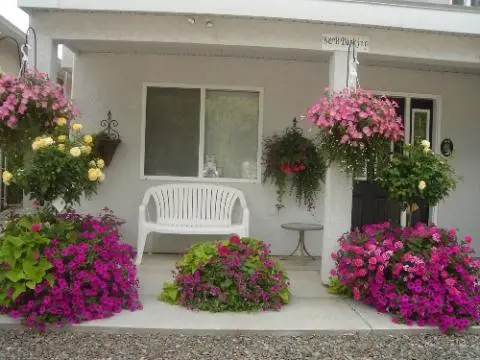 ROSE ARBOR VACATION SUITE