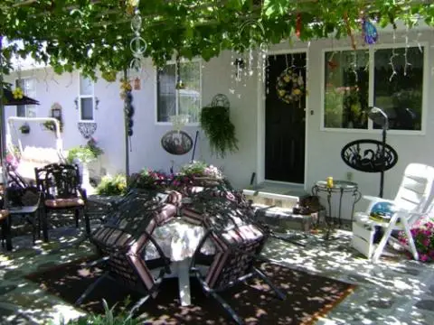 ROSE ARBOR VACATION SUITE