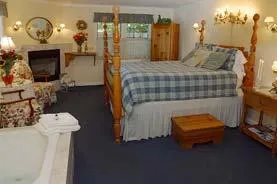 Candlelight Inn