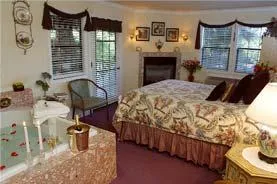 Candlelight Inn