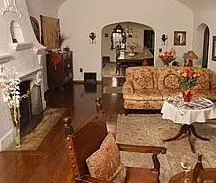 Candlelight Inn