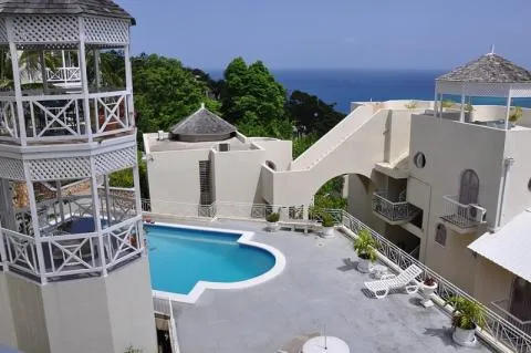 Columbus Heights Spacious 2 Storey Condo