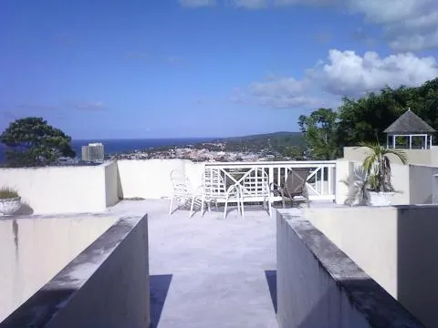 Columbus Heights Spacious 2 Storey Condo