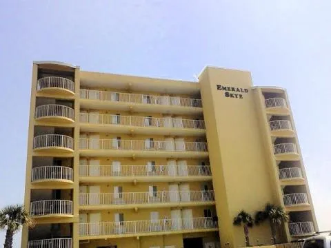 Emerald Skye - Ocean Front - Dream View