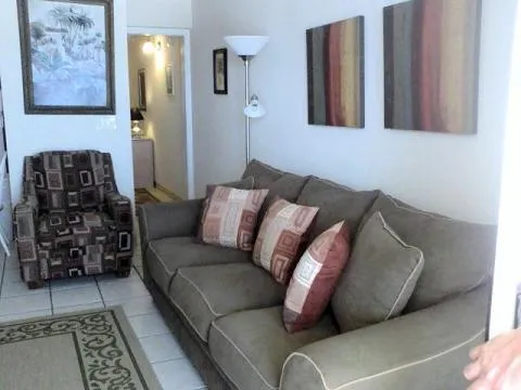 Emerald Skye - Ocean Front - Dream View