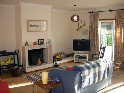 Beach House with Pool 8 to 10 pax Moledo