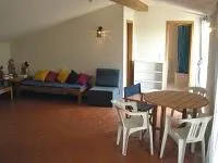 Beach House with Pool 8 to 10 pax Moledo