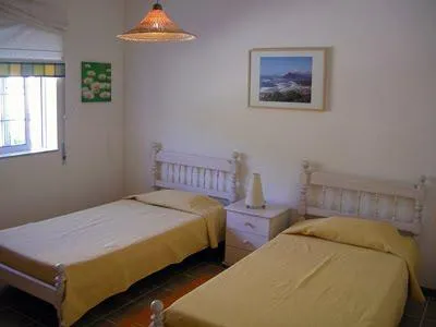 Beach House with Pool 8 to 10 pax Moledo