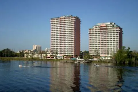 Large Lakefront Condo near Disney